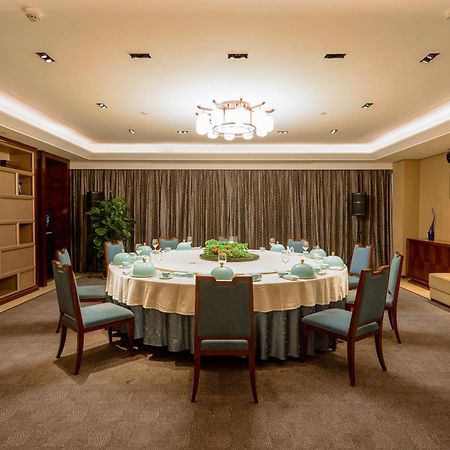 Ramada Jinan Hotel Buitenkant foto
